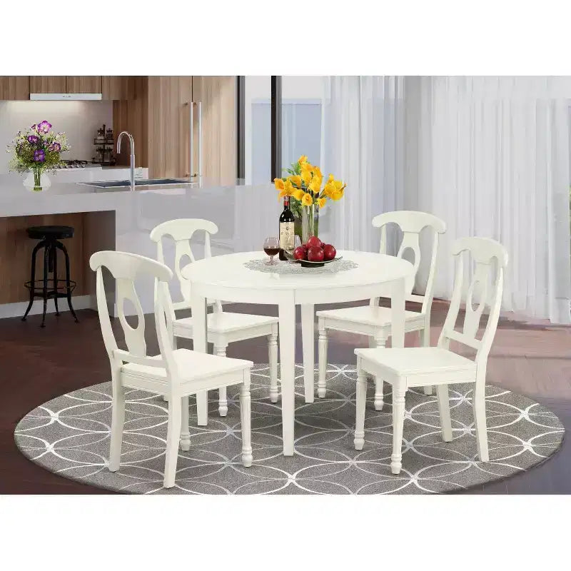 Ensemble de salle à manger 5 pièces avec 4 fauteuils, structure en bois et sièges en similicuir