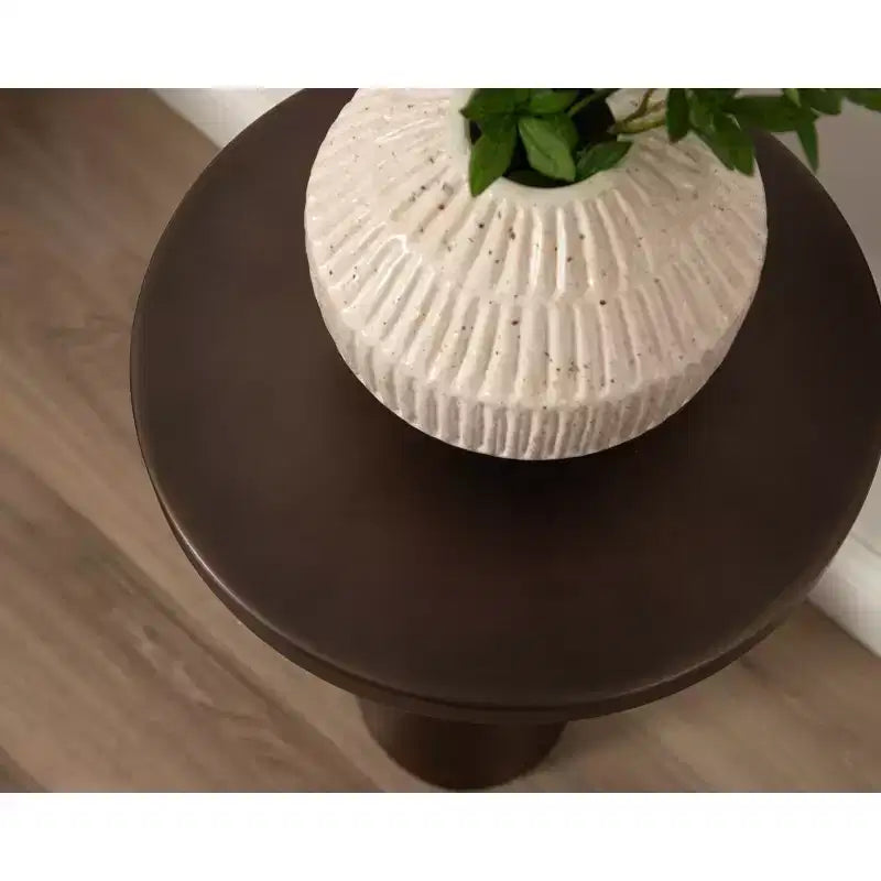 Table d'appoint ronde en métal au fini bronze antique